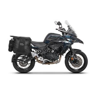 Complete set of SHAD TERRA TR40 adventure saddlebags, including mounting kit SHAD Benelli TRK 502 X 2022 -