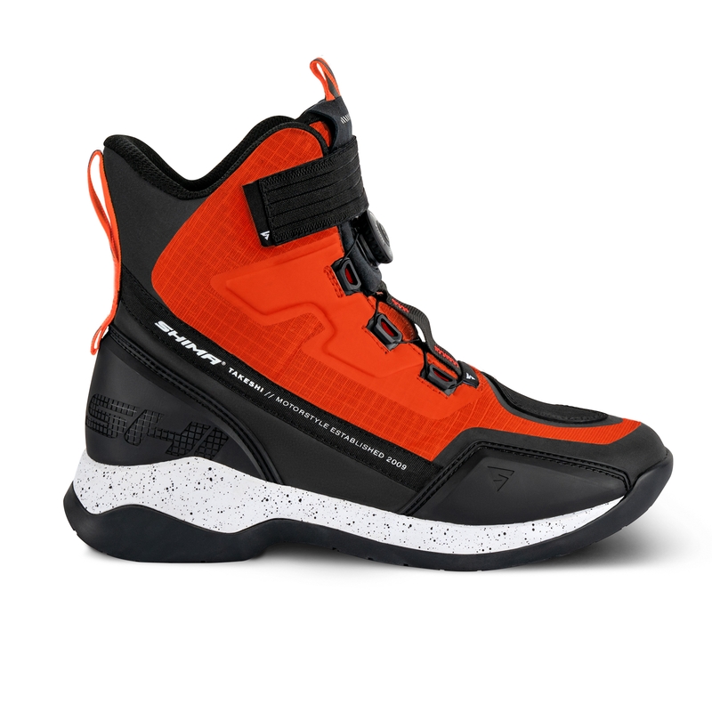 Shima Takeshi zwart met rode motorlaarzen