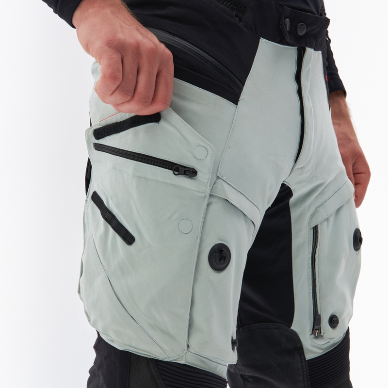 Rebelhorn Range Grijs-Zwart-Rode Motorbroek