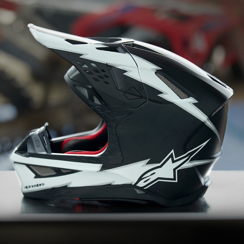 Alpinestars Supertech S-M10 Ampress motorcrosshelm mat zwart en wit