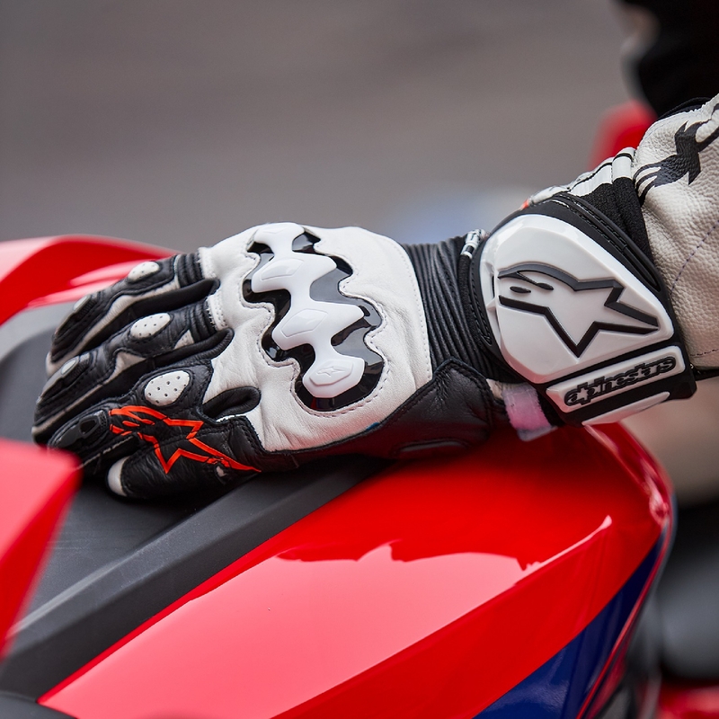 Alpinestars GP PRO R 4 motorhandschoenen zwart/wit