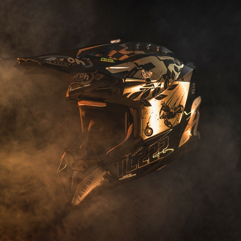 Motorcrosshelm Airoh Aviator 3.0 "TC 222 THE LEGEND" zwart-goud