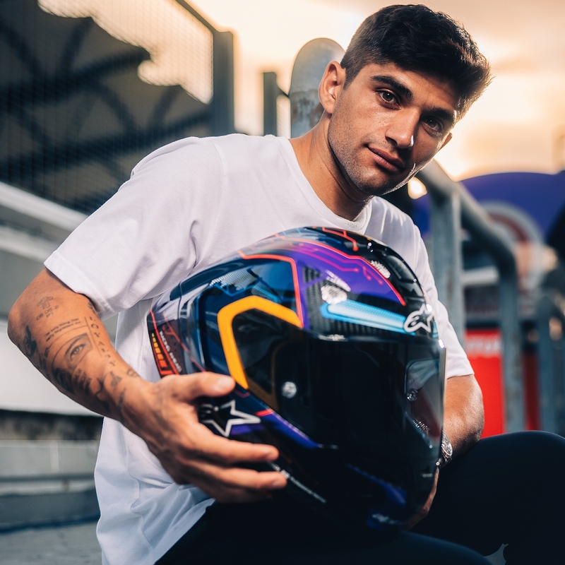 Alpinestars Supertech R-10 limited edition Martinator Jorge Martin blauw-paars-rood-geel integraal motorhelm