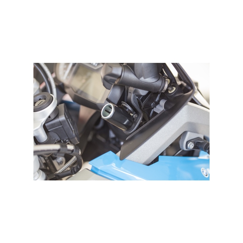 DIN-adapter van kleine moto-stopcontact naar auto-stopcontact