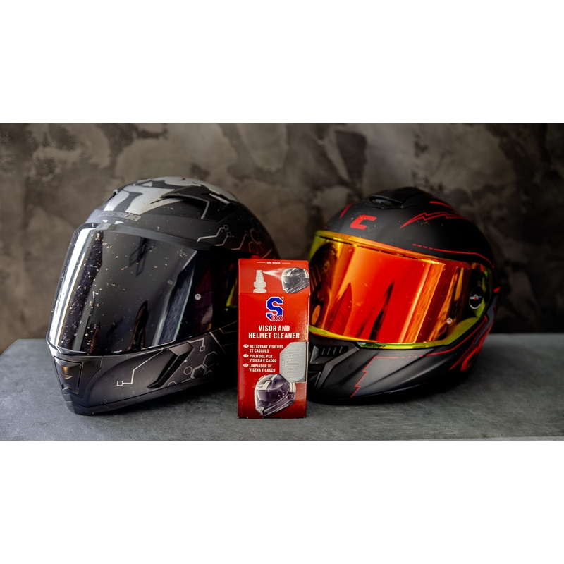 Vizier- en helmreiniger S100 met microvezeldoekje - Vizier- en helmreiniger 100 ml