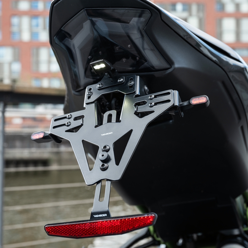 Kentekenplaathouder met verlichting Highsider Akron RS PRO Kawasaki Z 900, Z H2 zwart