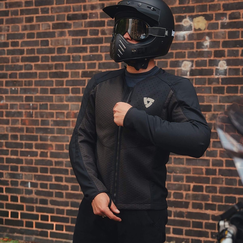 Revit Nucleus bodyprotector zwart