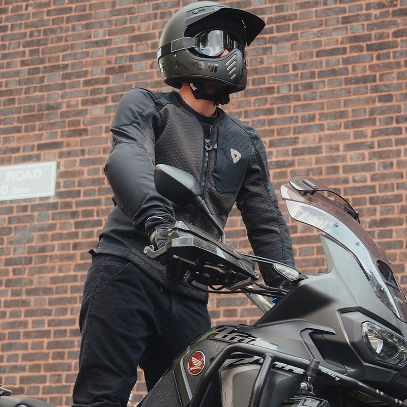 Revit Nucleus bodyprotector zwart