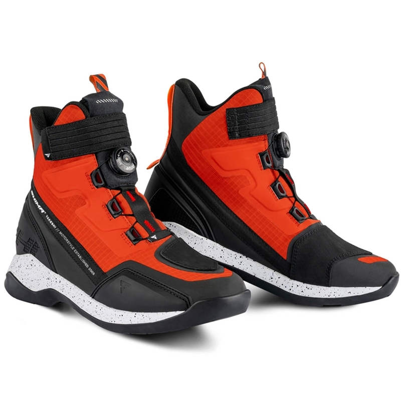 Shima Takeshi zwart met rode motorlaarzen