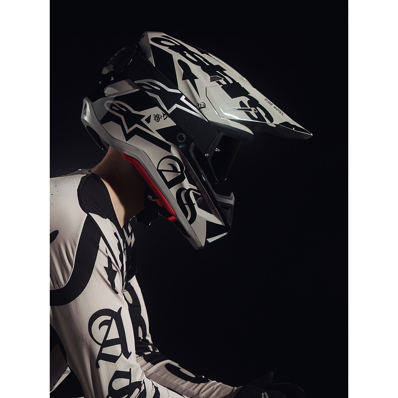Alpinestars Supertech S-M7 limited edition motorcrosshelm Wolf Dust zandzwart