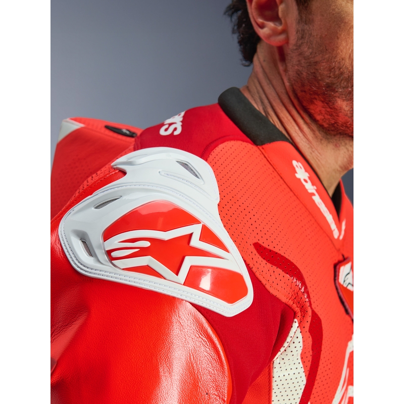 Alpinestars GP TECH V5 eendelig motorpak van leer in fluorescerend rood-rood-wit