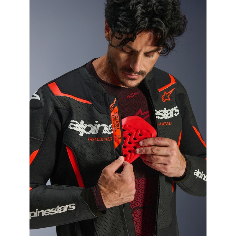 Alpinestars GP Force V2 Airflow leren motorjas in zwart-fluorescerend rood-wit