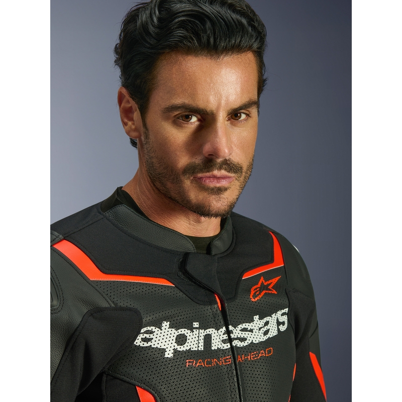 Alpinestars GP Force V2 Airflow leren motorjas in zwart-fluorescerend rood-wit