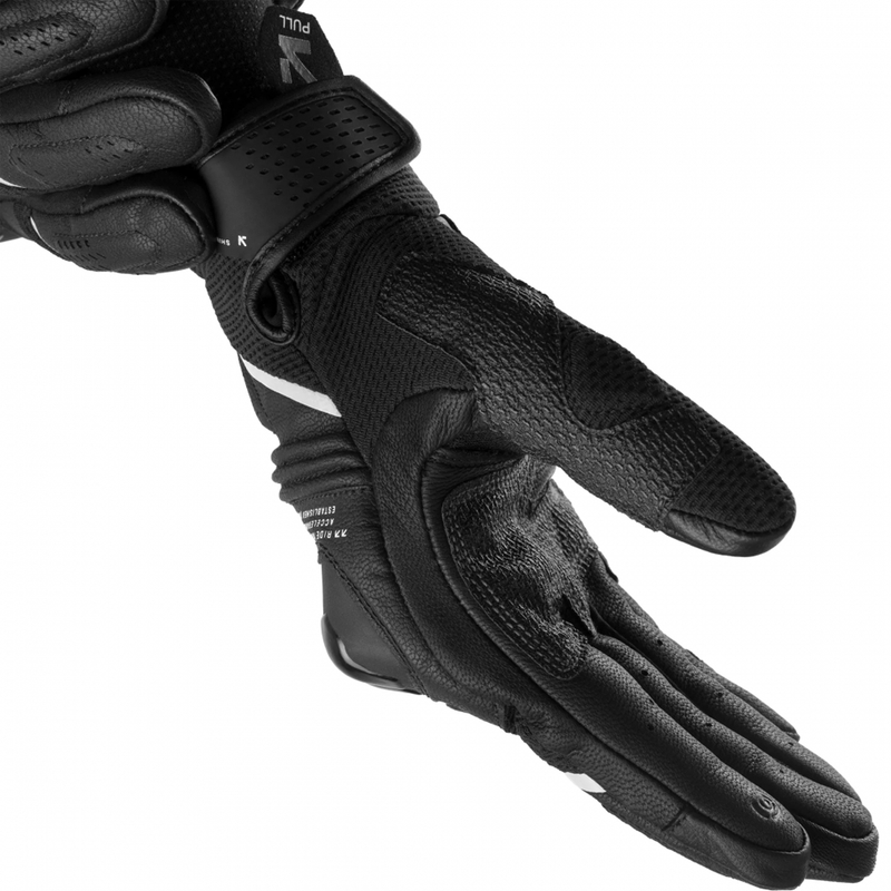 Motorhandschoenen voor dames van Shima Spark 3.0 in zwart-wit.