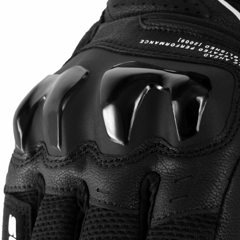 Motorhandschoenen voor dames van Shima Spark 3.0 in zwart-wit.