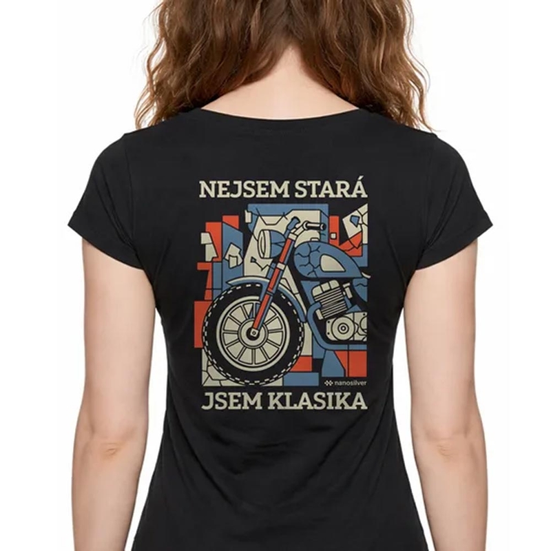 Dames T-shirt van Nanosilver met de tekst "I AM A CLASSIC" in zwart.